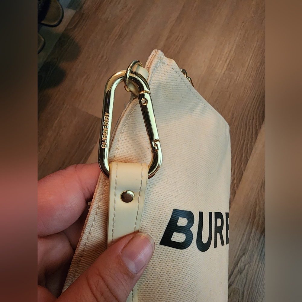 Burberry Beige Clutch/ Perfume/cosmetics - Picture 4 of 6